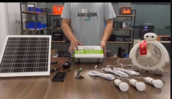 Portable 100W solar power system